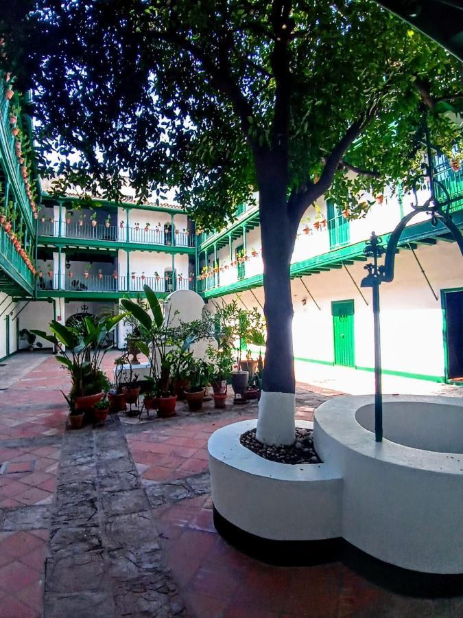 La Puerta Verde De Las Setas De Sevilla Ngoại thất bức ảnh